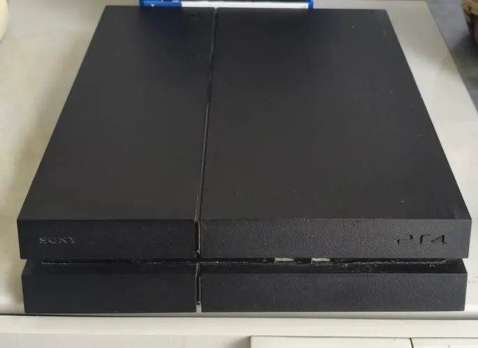 PS4 500gb + 1 controle + 5 jogos
