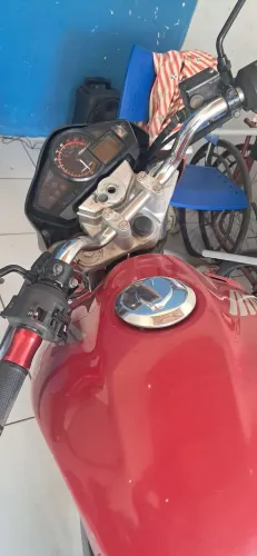 VENDO ESSA CB 300. ANO.2014.  VALOR 13 MIL