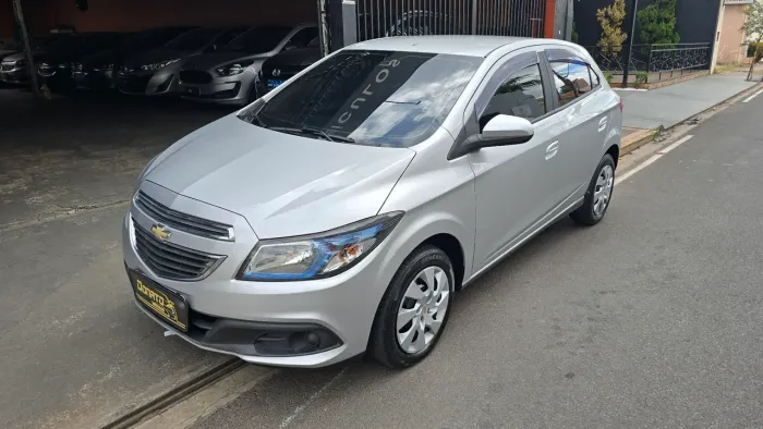 Chevrolet Onix Hatch LT 1.4 8V Flex Power Mec. 4P 2015