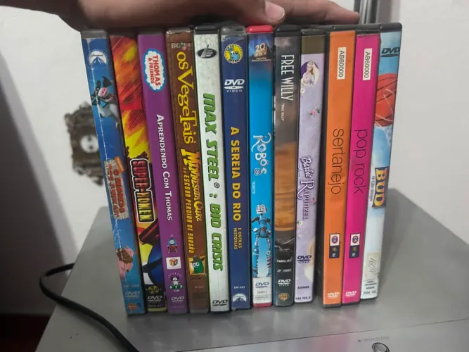 DVD Player LG Karaokê Prata Com Controle + Megalote Com Mais De 40 Filmes