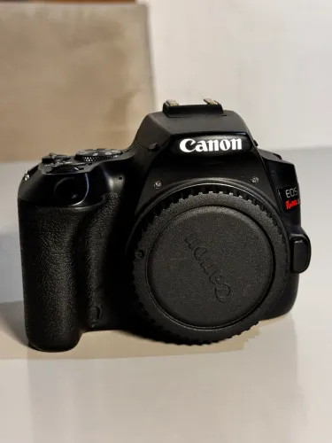 Camera Canon SL3 4K