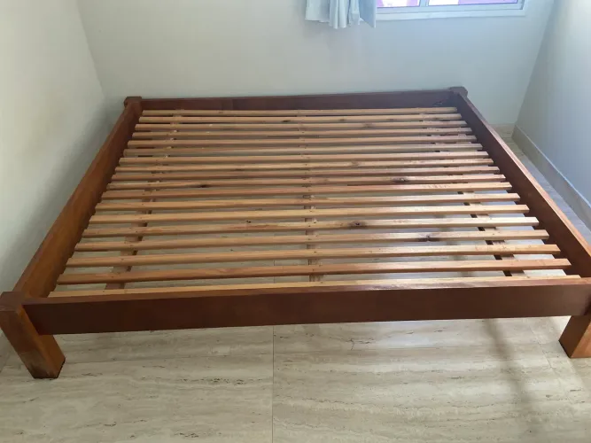 Cama madeira maciça