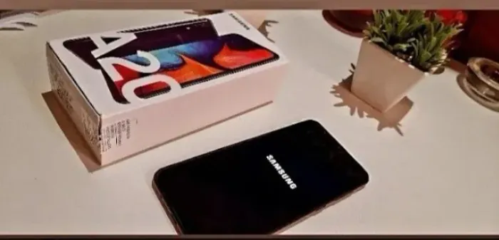 SANSUNG GALAXY A20