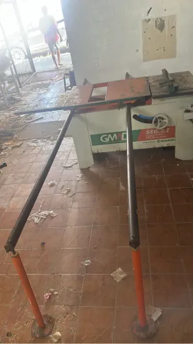 Esquadrejadeira máquina de corte