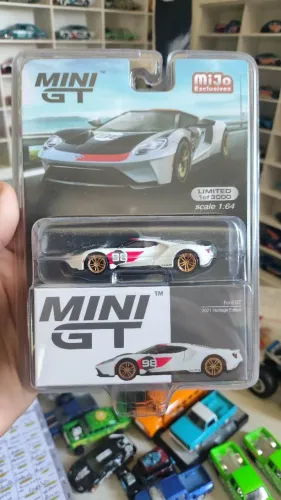 MiniGt Ford GT 40 