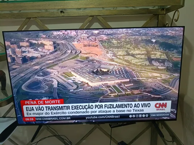Tv TCL qled 55 polegadas. Com nota e 3 meses de garantia pela loja.