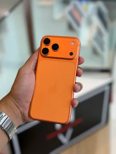 iPhone 17 Pro Max 256GB ativado com garantia Apple até mês 02/2027