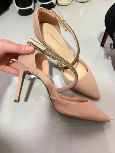 Scarpin Salto alto bege marca Constance de couro Tamanho 37