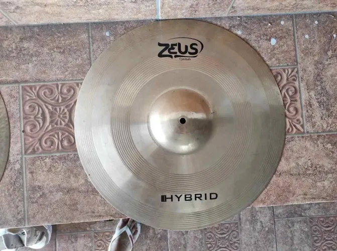 Zeus Hybrid Cymbals - 18 Prato