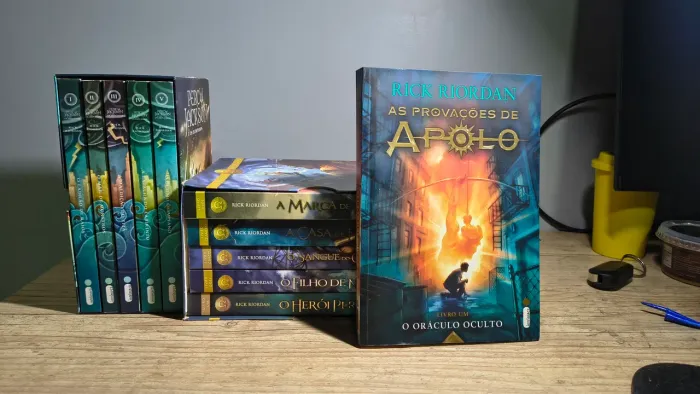 Saga de livros da franquia Percy Jackson, heróis do Olimpio e Aprovação de Apolo