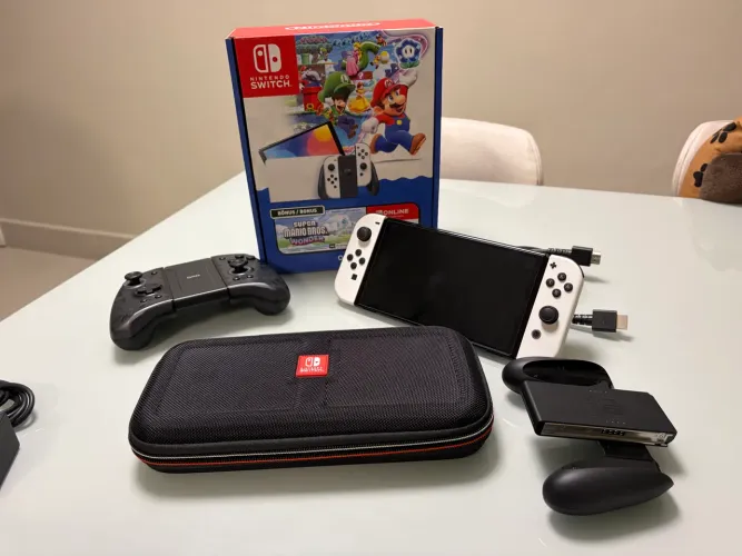 Nintendo Switch OLED Branco Desbloqueado 256GB + QRD Stellar T5 + Case Original Nintendo