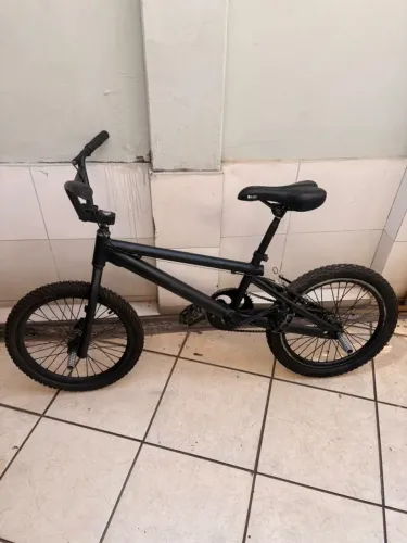 Bicicleta BMX Croziha Aro 20 - Quadro GTX / Bicicross Preta Fosca