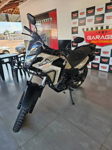 Honda XRE 300 Sahara Adventure 2026 com apenas 6 mil kms rodados