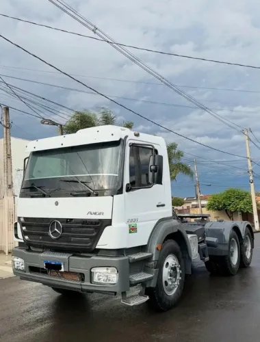 Mb 2831 6x4 ano 2011 único dono