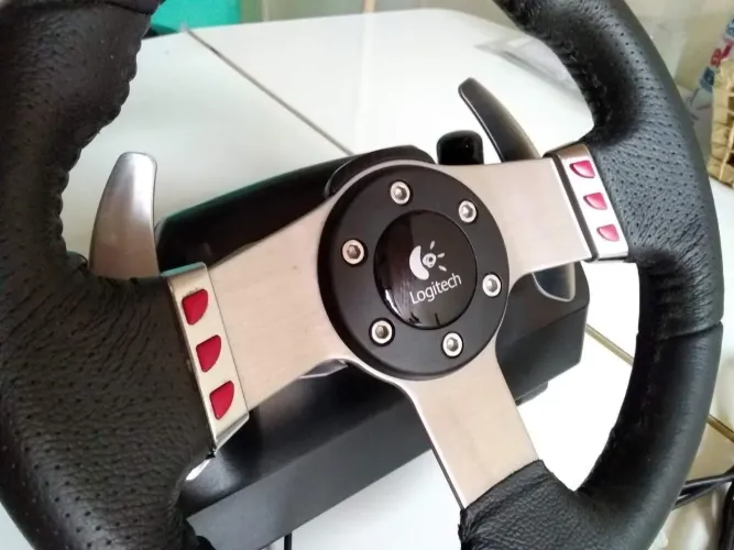 VOLANTE LOGITECH G27 COM CÂMBIO COMPLETO