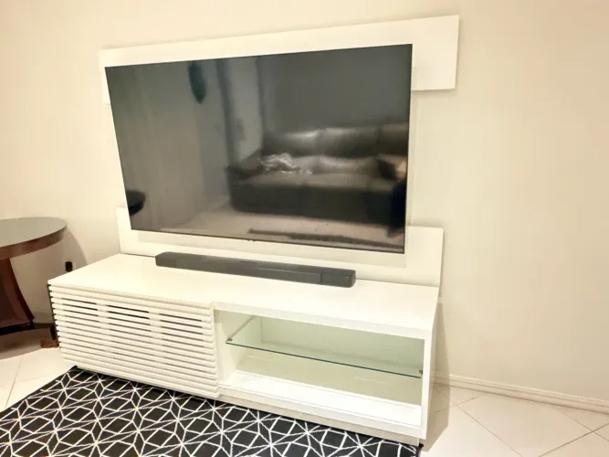 Rack com Painel de TV branco 2mts
