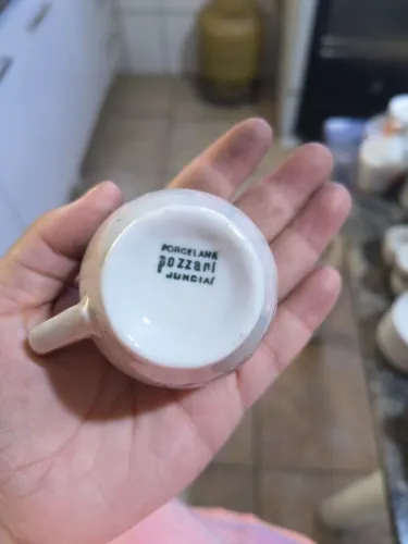 Jogo de Café Antigo em Porcelana Pozzani Jundiaí - 8 Xícaras e 10 Pires