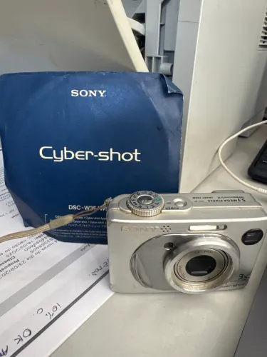 Relíquia Máquina Fotográfica Sony Cibershot