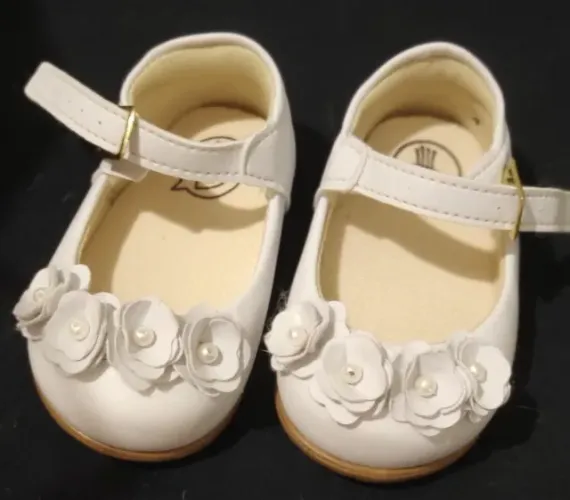 Sapatinho branco batizado menina