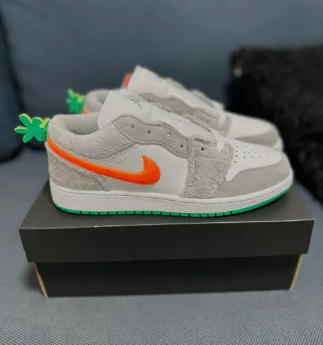 Nike Air Jordan 1 Low GS Rabbit