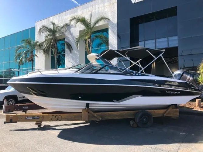Lancha Ventura 23 pés V230 2026 | Zero Ñ Focker Nx Phantom NHD Triton