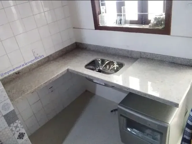 Pias de Granito *