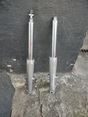 Canelas suspensão dianteira Harley Davidson Road King 1340 evo