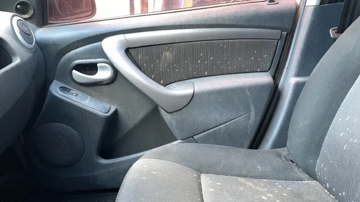 Forro de porta Lisa Dianteira Dir. Renault Logan 2010/2011