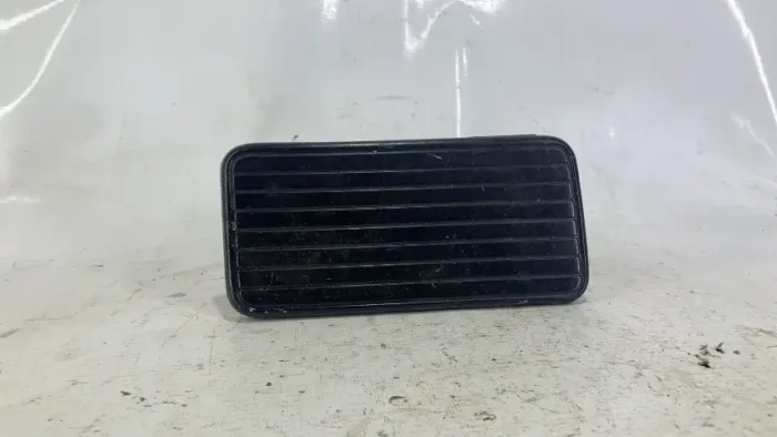 Tampa Farol Auxiliar Lado Esquerdo VW Santana/Quantum 92-97