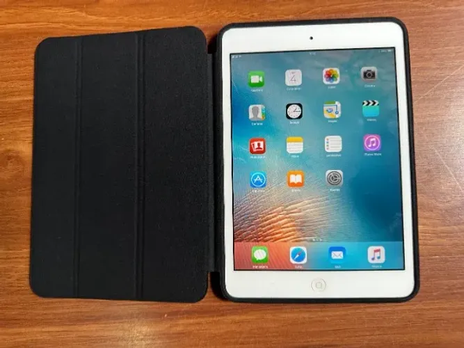 ipad mini 16GB 2GB apple a1454 md-537 bz/a wi-fi 7.9" silver com capa flip nova