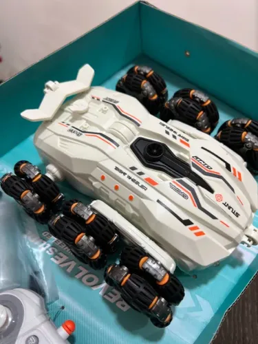 Carrinho de controle 360 com fumaça e luzes