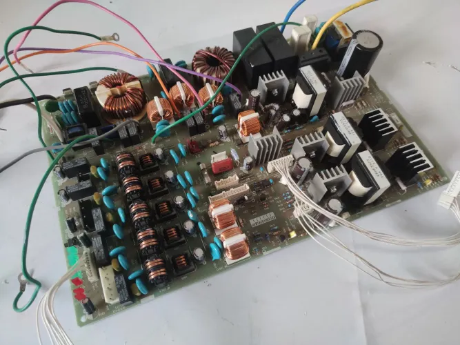 Placa Hitachi VRF CC0000558B-1