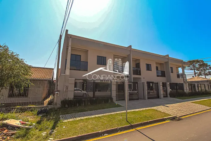 Sobrado à venda em Afonso Pena, São José dos Pinhais - PR | Confiancce Imóveis