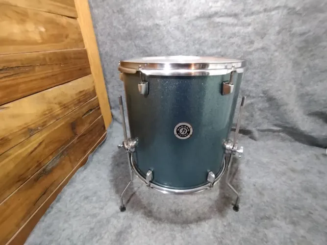Surdo 16"x16" Nagano em Bom Estado - Envio