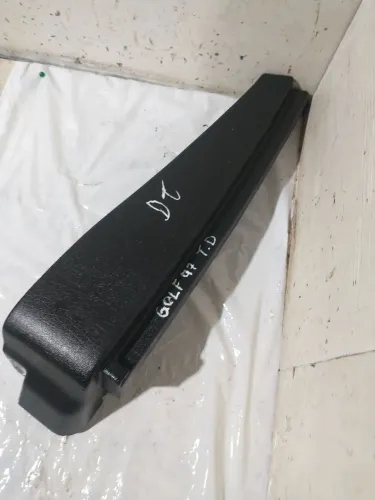 Suporte bagagito traseiro direito VW/golf 97 