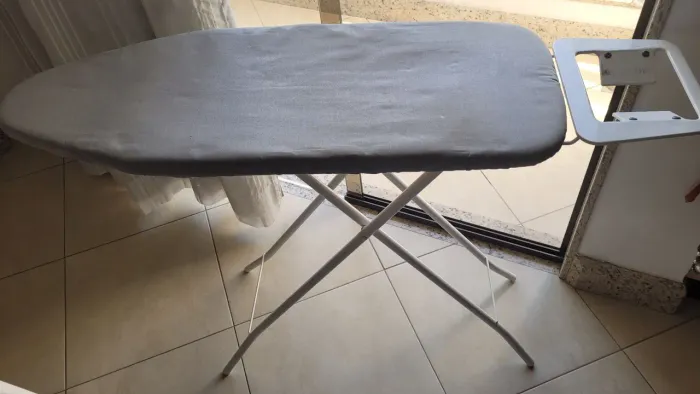 Tábua Mesa de Passar Roupas com Capa Nice Mor com capar com Capa Metalizada
