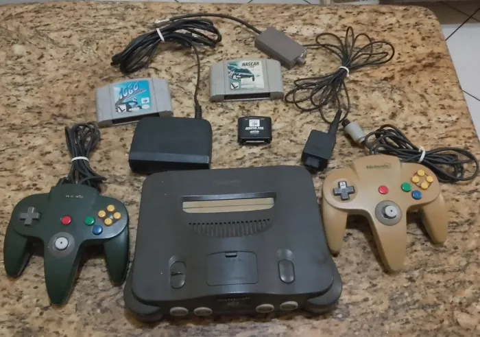 Nintendo 64 com 2 Controles e Jogos