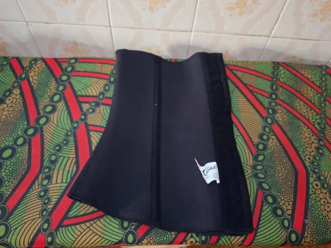 Cinta modeladora preta Esbelt