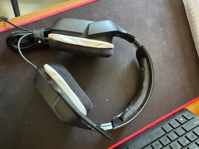 Fone Logitech G332 usado