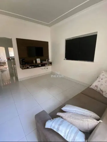 Casa com 3 dormitórios à venda, 100 m² por R$ 380.000,00 - Centro - Vazante/MG