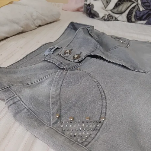 BERMUDA JEANS COR CINZA