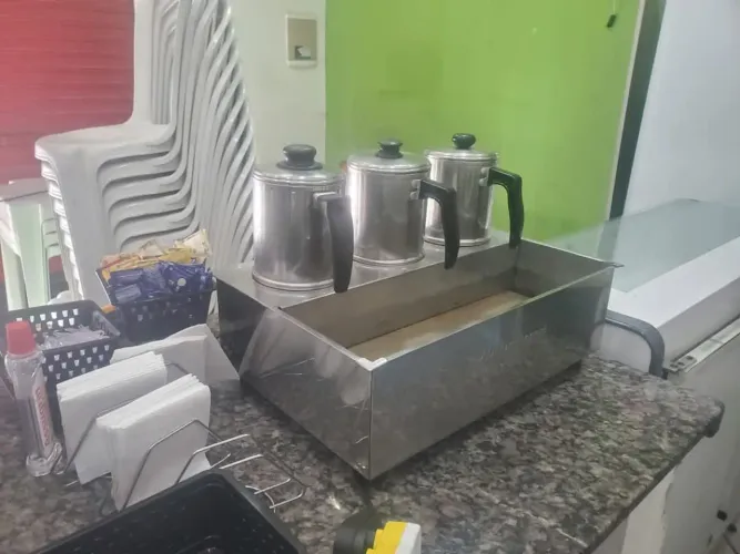 VENDO ESTERILIZADORA CAFETEIRA DE LANCHONETE EM EXCELENTE ESTADO