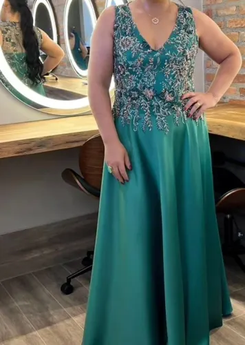 Vestido de Festa Longo Verde Esmeralda Bordado