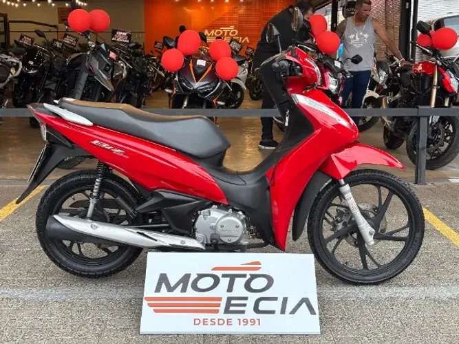 Honda Biz 125 2023/2023 Vermelha Moto e Cia