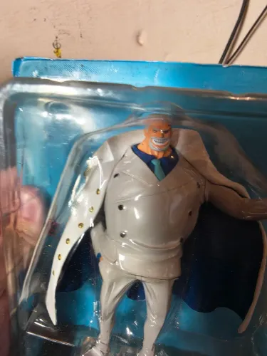 Action figure One piece Monkey D Garp salvat n.15 ac poster