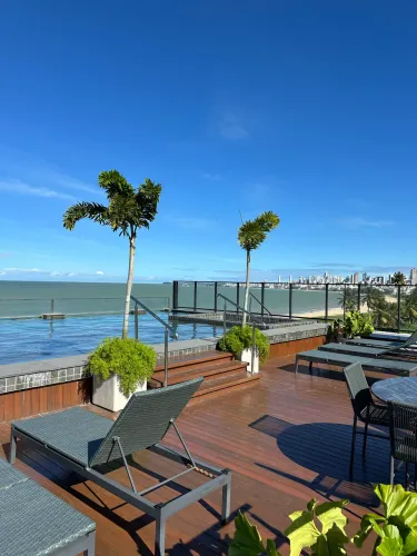 Flat Beira-Mar Mobiliado - Alto Padrão, Sofisticado e Lucrativo!