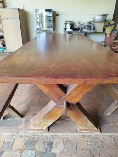 Mesa de Jantar Rústica em Madeira Maciça