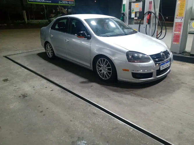 Vendo ou troco Jetta 2.5 completo 