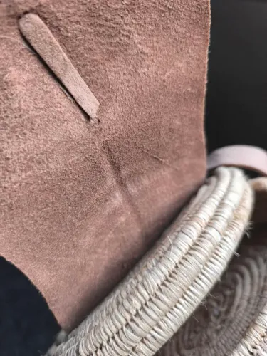 BOLSA de PALHA MARROQUINA COM ALÇA EM COURO - REDONDA