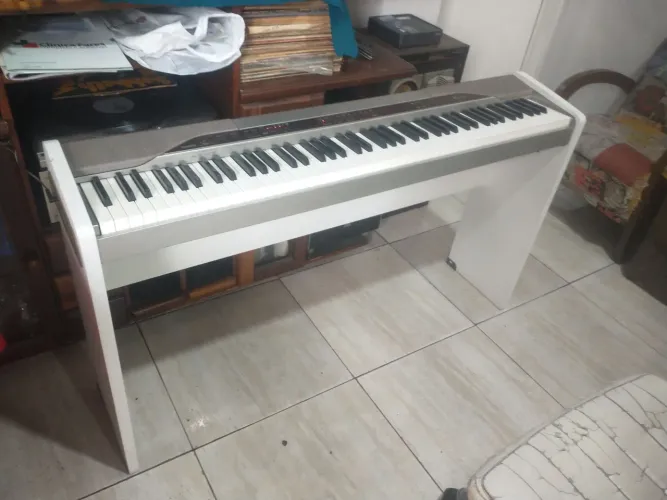 Piano digital Casio privia px110